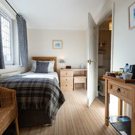 Blue Swallow Bed & Breakfast 4*