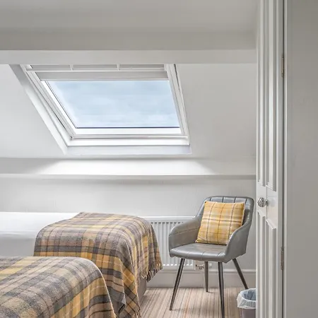 Blue Swallow לינה וארוחת בוקר 4*