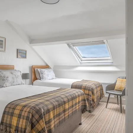 Blue Swallow לינה וארוחת בוקר 4*